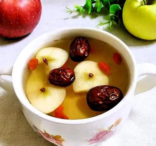 红枣苹果水.jpg 红枣苹果水.jpg