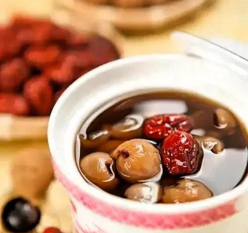 山楂桂圆红糖水.jpg 山楂桂圆红糖水.jpg